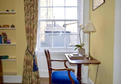 1 Bedroom Thistle Street Apartment - image 8