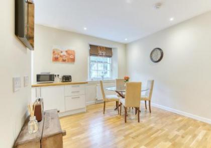 The Gloucester Lane Residence - image 10