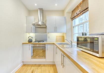 The Gloucester Lane Residence - image 12