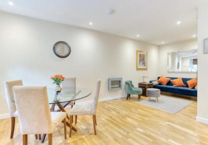 The Gloucester Lane Residence - image 3