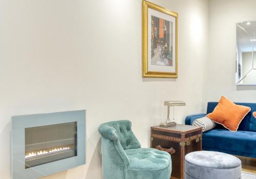 The Gloucester Lane Residence - image 6