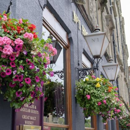 The Rock View Apartment Edinburgh Old Town 2-Bedroom Terrace Lift Parking - image 11