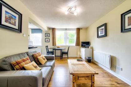 Stunning Studio Apartment Castle View - image 8