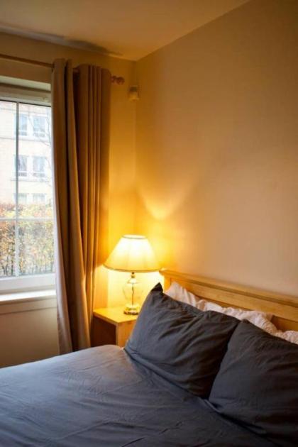 Bright and Spacious Apartment Near City Centre - image 13