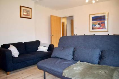 Bright and Spacious Apartment Near City Centre - image 15