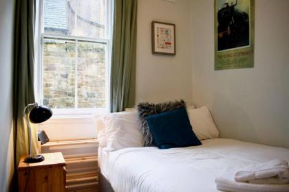 Central 3 Bedroom next to Leafy Meadows - image 14