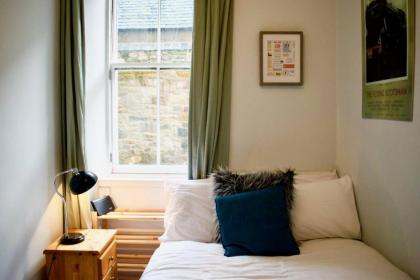 Central 3 Bedroom next to Leafy Meadows - image 8