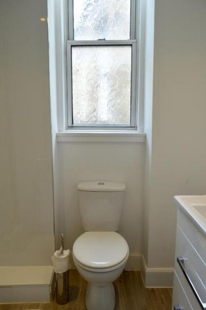 Central 2 Bedroom Flat in Edinburgh - image 5