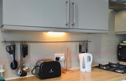Central 2 Bedroom Flat in Edinburgh - image 8