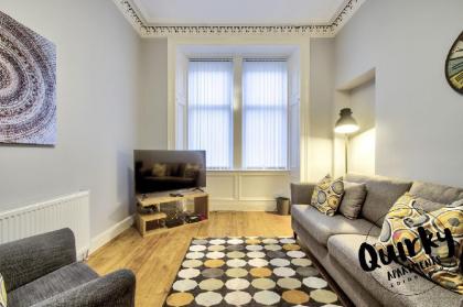 Edinburgh Luxury Central Apartment w/ Free Parking - image 2
