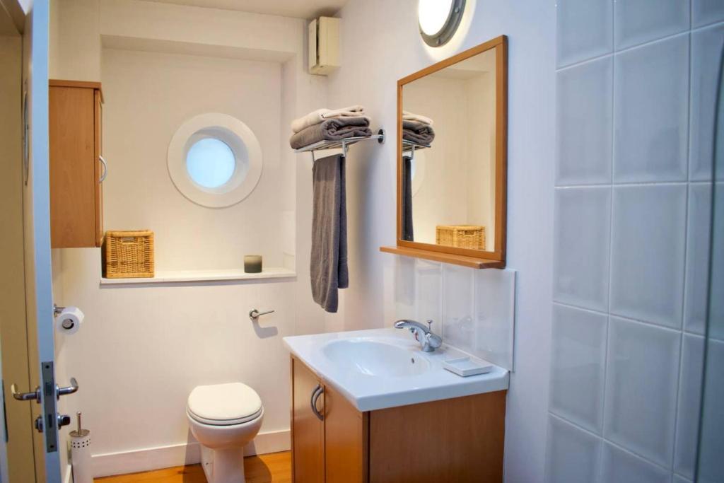 Unique Home In Vibrant Leith - main image