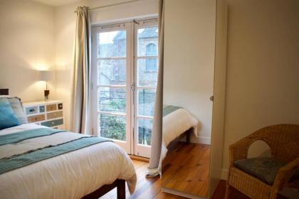 Unique Home In Vibrant Leith - image 18