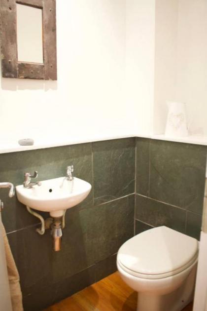 Unique Home In Vibrant Leith - image 20