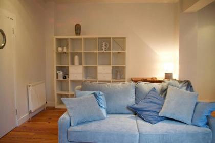 Unique Home In Vibrant Leith - image 3