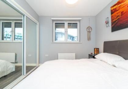The New Lochend Park View Residence - image 2