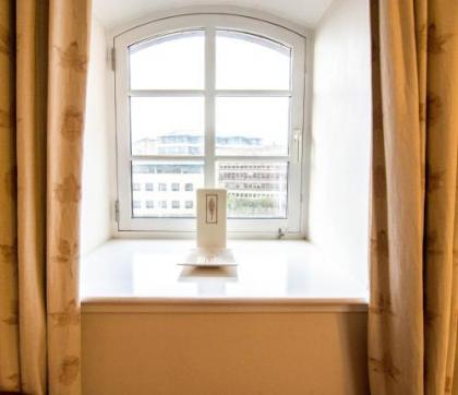241 Fabulous three bedroom apartment on the second floor with parking - image 1
