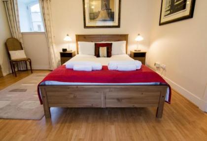 241 Fabulous three bedroom apartment on the second floor with parking - image 20