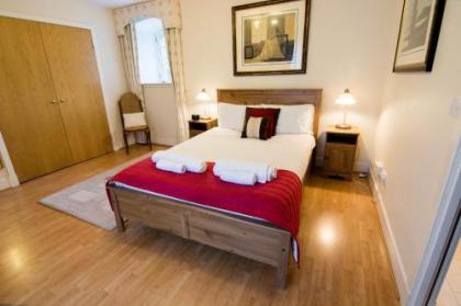 241 Fabulous three bedroom apartment on the second floor with parking - image 8
