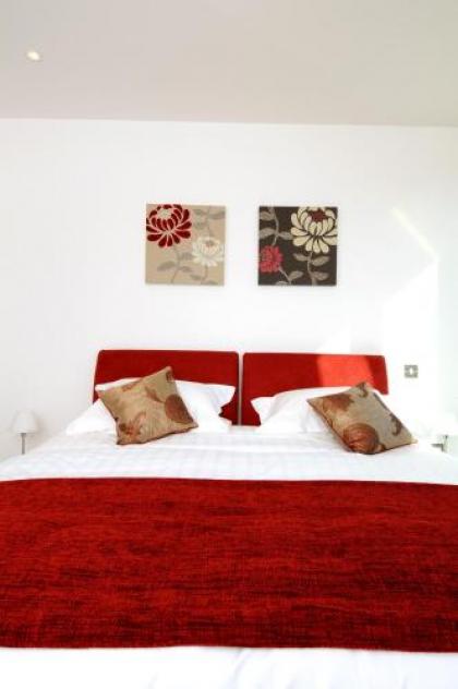 273 Stylish 2 bedroom apartment in the Quartermile development - offers private parking - image 10