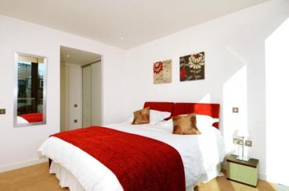 273 Stylish 2 bedroom apartment in the Quartermile development - offers private parking - image 2