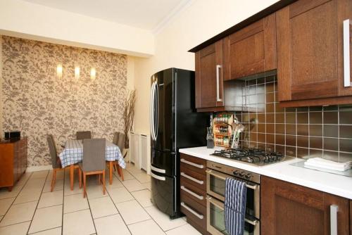 297 - Charming spacious 2 bedroom apartment in the center of Edinburgh's Old Town - image 4
