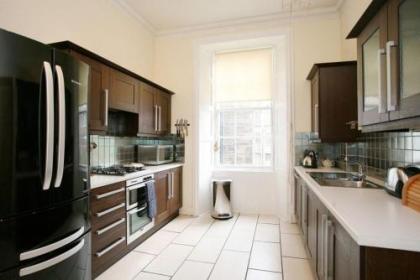 297 - Charming spacious 2 bedroom apartment in the center of Edinburgh's Old Town - image 5