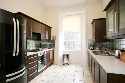 297 - Charming spacious 2 bedroom apartment in the center of Edinburgh's Old Town - image 5
