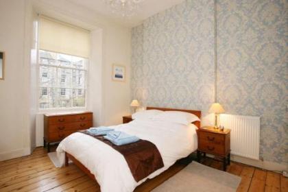 297 - Charming spacious 2 bedroom apartment in the center of Edinburgh's Old Town - image 6
