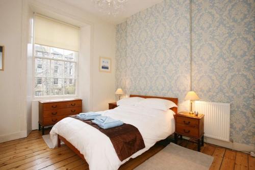 297 - Charming spacious 2 bedroom apartment in the center of Edinburgh's Old Town - image 6