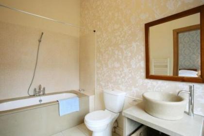 297 - Charming spacious 2 bedroom apartment in the center of Edinburgh's Old Town - image 7