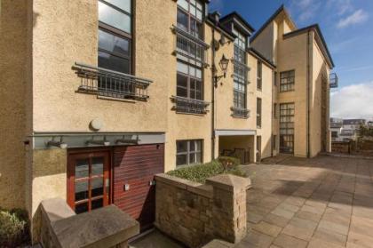 393 Old Tolbooth Wynd Apartment 3 - image 13