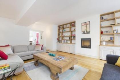 401 Thistle Street Apartment - image 13