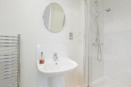 401 Thistle Street Apartment - image 4