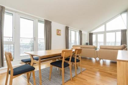 403 Portland Gardens Penthouse Apartment - image 10
