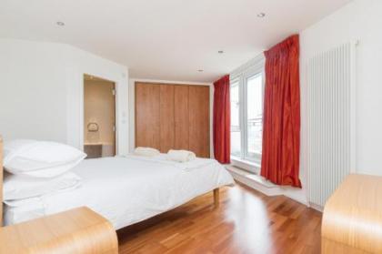 403 Portland Gardens Penthouse Apartment - image 12