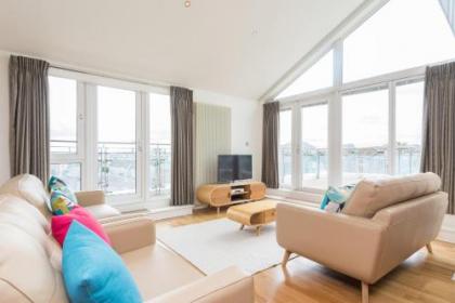 403 Portland Gardens Penthouse Apartment - image 16
