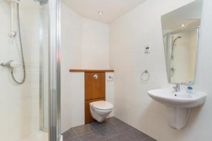 403 Portland Gardens Penthouse Apartment - image 18
