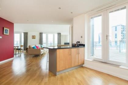 403 Portland Gardens Penthouse Apartment - image 19