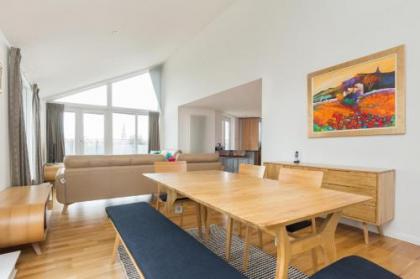 403 Portland Gardens Penthouse Apartment - image 3