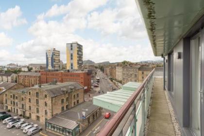 403 Portland Gardens Penthouse Apartment - image 6