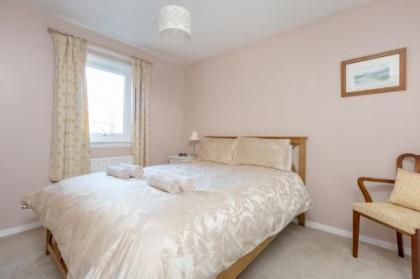409 Boat Green Apartment - image 1