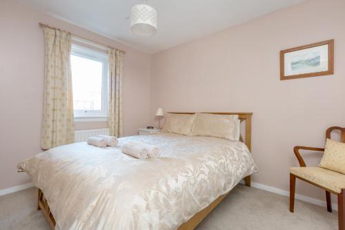 409 Boat Green Apartment - main image