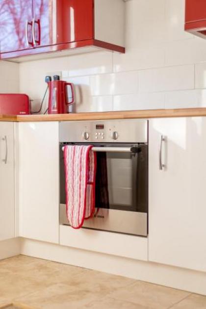 409 Boat Green Apartment - image 3