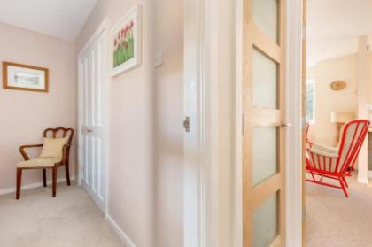 409 Boat Green Apartment - image 4