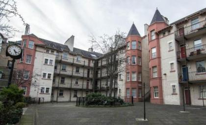 419 Luminous 2 bedroom apartment in the heart of Edinburgh's Old Town - image 1