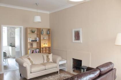 419 Luminous 2 bedroom apartment in the heart of Edinburgh's Old Town - image 10