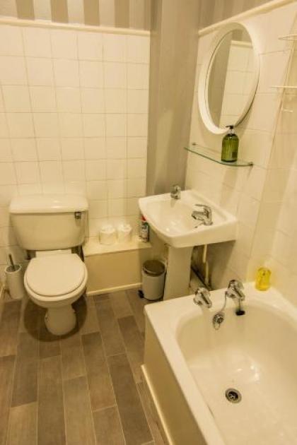 419 Luminous 2 bedroom apartment in the heart of Edinburgh's Old Town - image 12