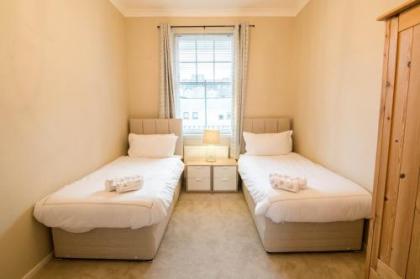 419 Luminous 2 bedroom apartment in the heart of Edinburgh's Old Town - image 5