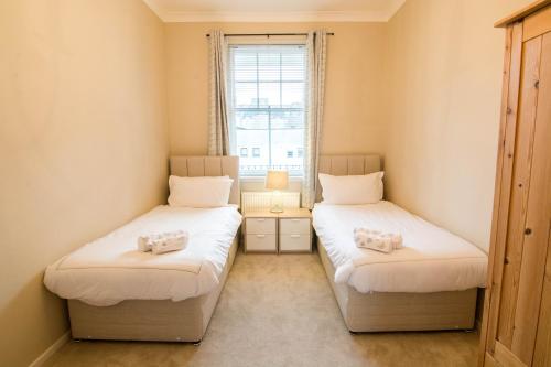 419 Luminous 2 bedroom apartment in the heart of Edinburgh's Old Town - image 5