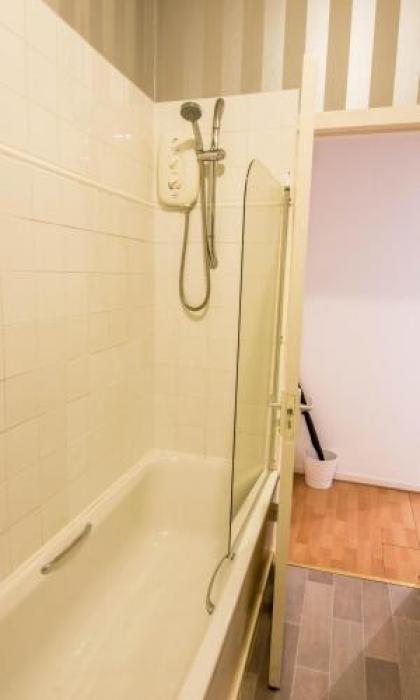 419 Luminous 2 bedroom apartment in the heart of Edinburgh's Old Town - image 9